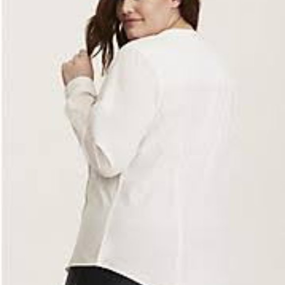 Torrid Shirt Blouse Women's Med White Button Front Tuxedo Style Buttons Preppy - Picture 5 of 6